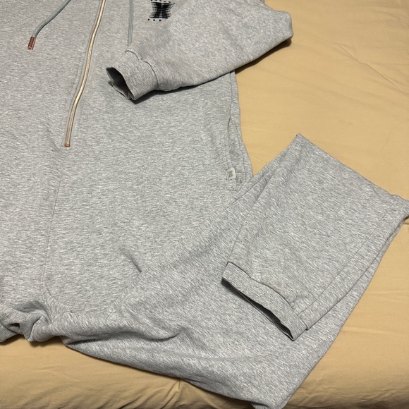 Forever Savage Hooded Onesie size S excellent condition. - Picture 5 of 13